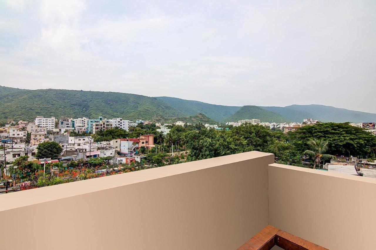 Oyo Lalitha Delight Hotel Visakhapatnam Eksteriør billede